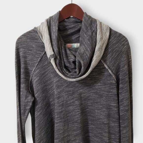 Free People Beach Cocoon Cowl Pullover Top One Body Charcoal Grey Oversized - Picture 2 of 11
